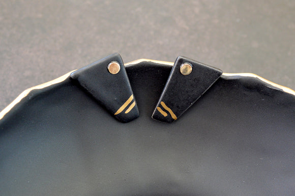 עגילים א-סימטריים קצרים- שחור מט - Rotem Tal