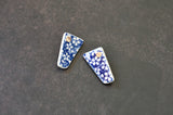 עגילים א-סימטריים קצרים - כחול פרחוני - Rotem Tal